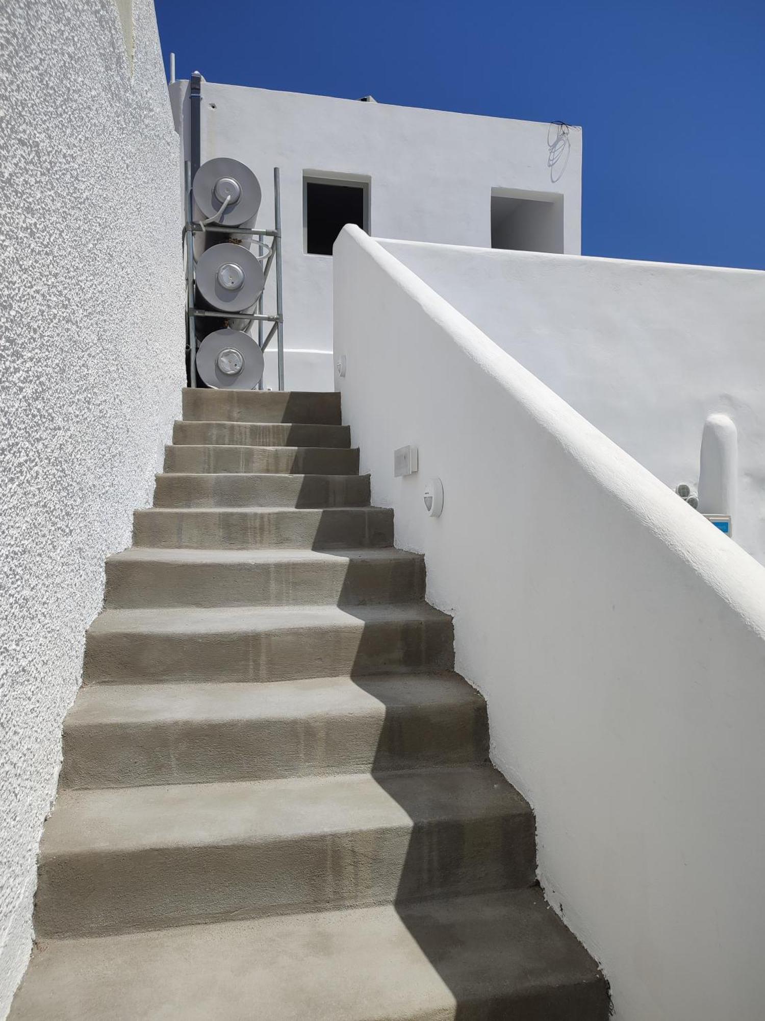Central Santorini Serenity Rooms Фіра Екстер'єр фото