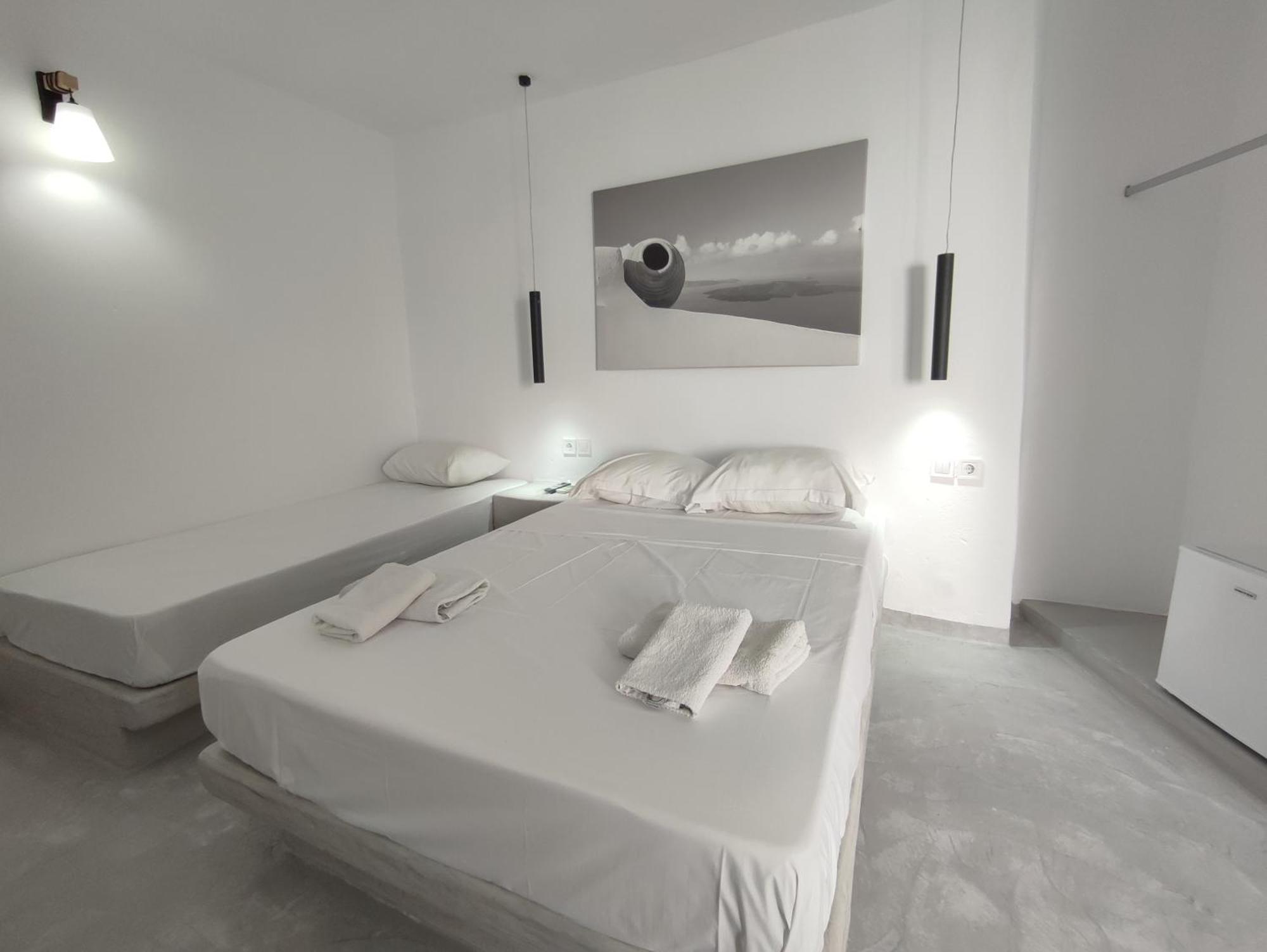 Central Santorini Serenity Rooms Фіра Екстер'єр фото