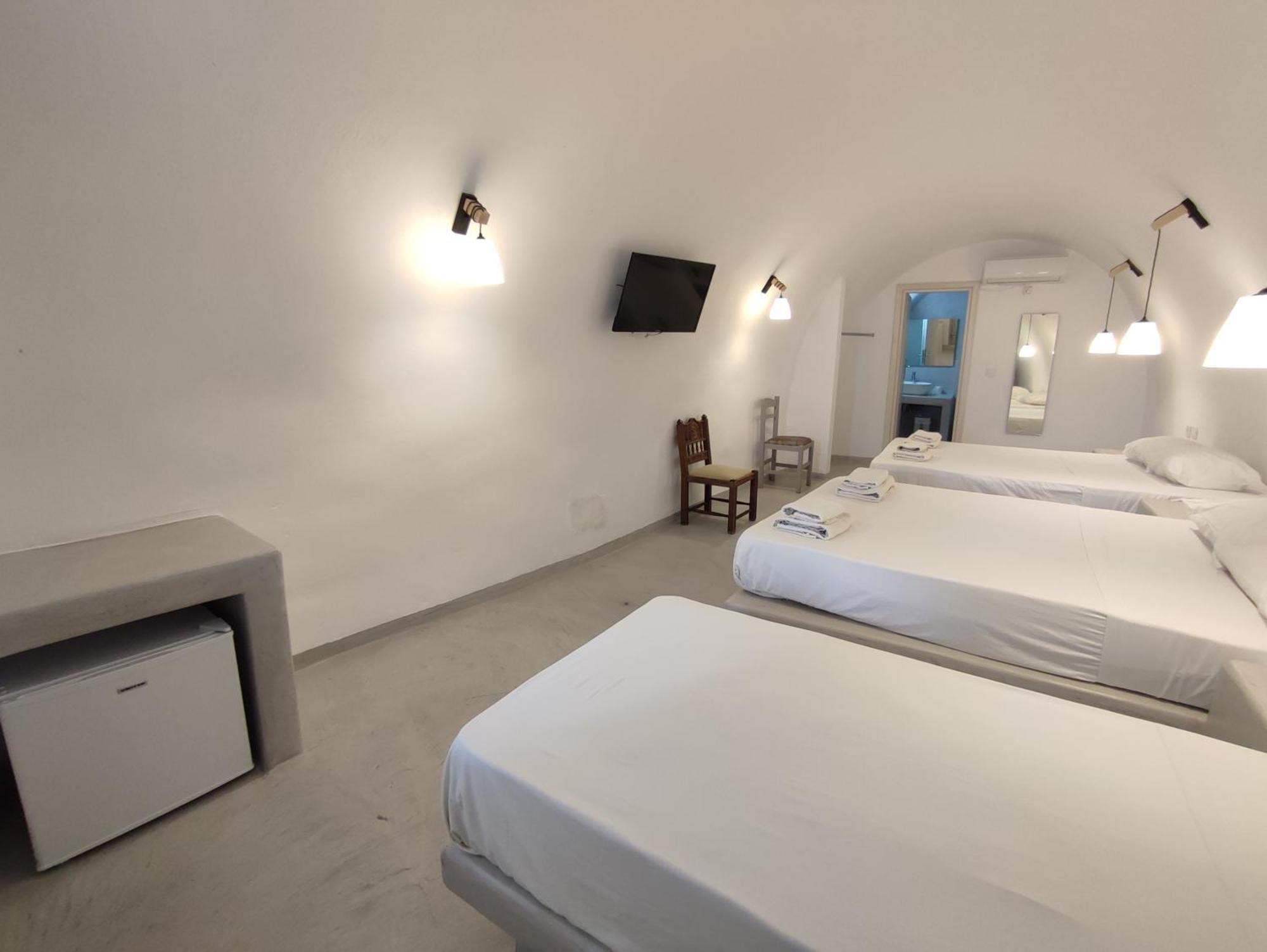 Central Santorini Serenity Rooms Фіра Екстер'єр фото