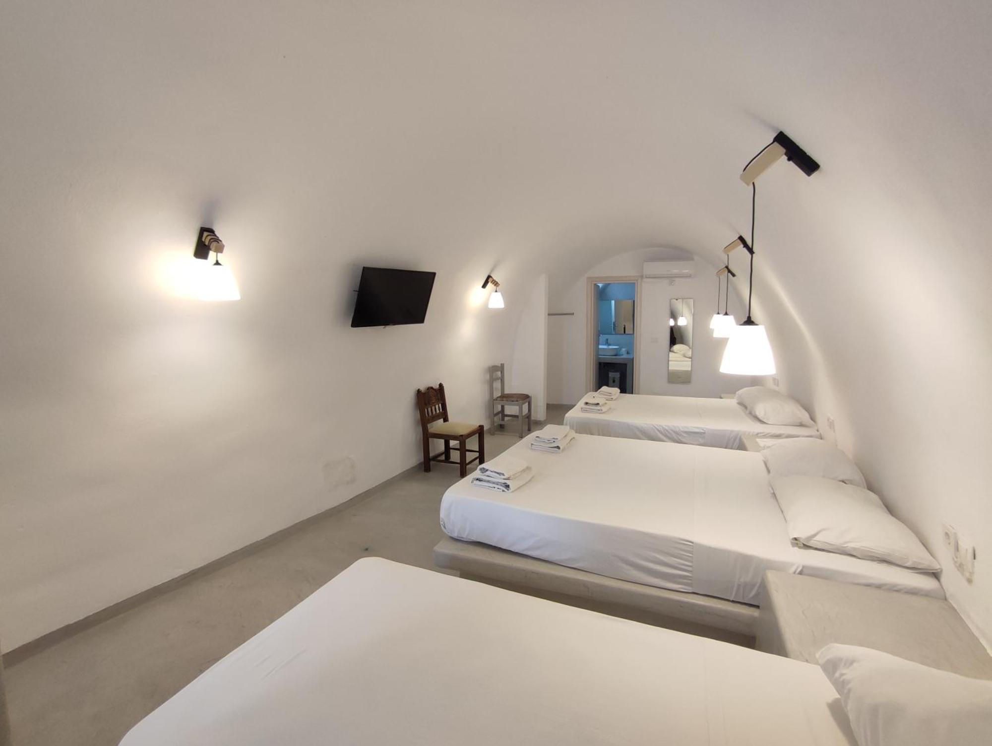 Central Santorini Serenity Rooms Фіра Екстер'єр фото