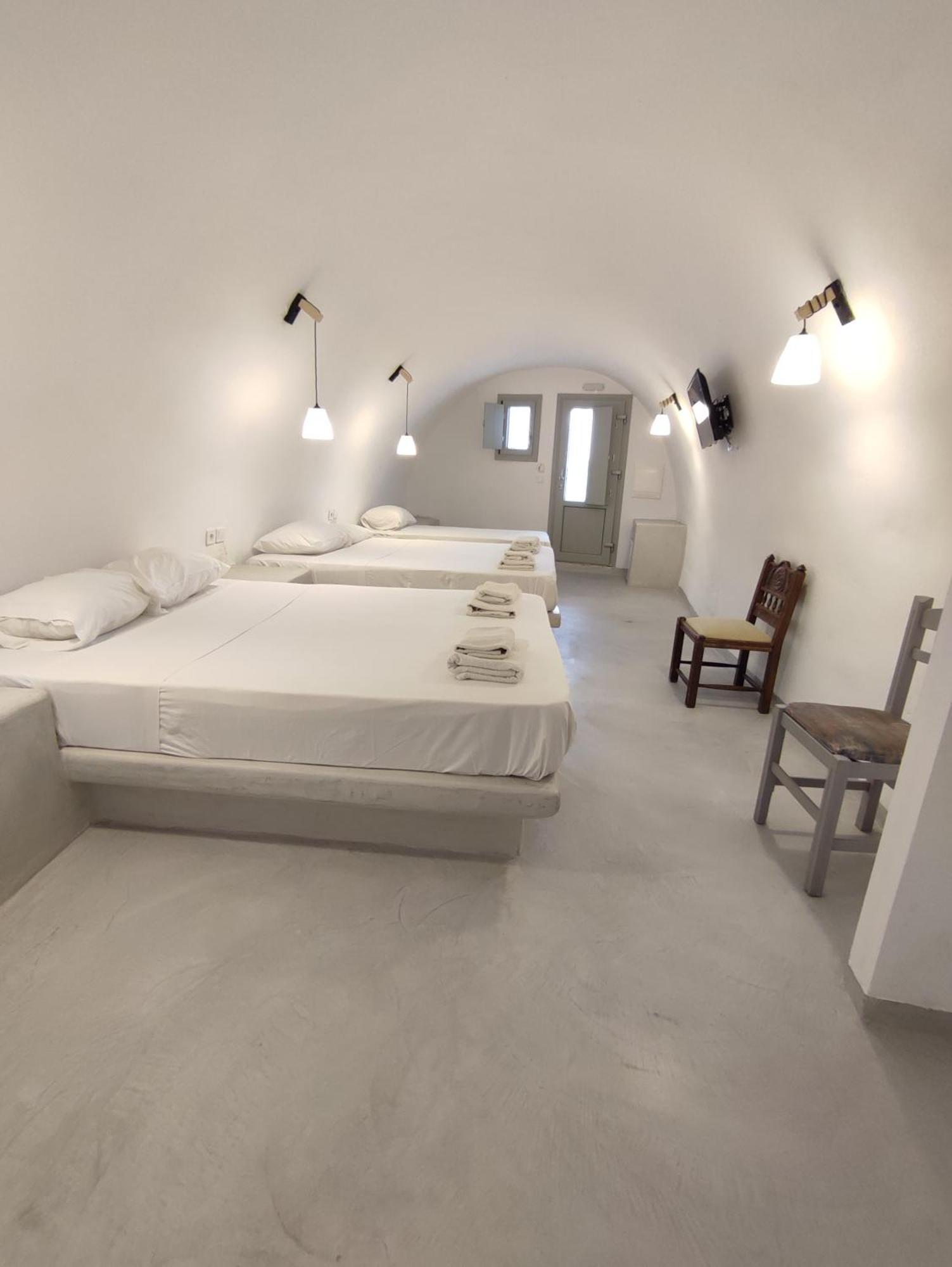 Central Santorini Serenity Rooms Фіра Екстер'єр фото