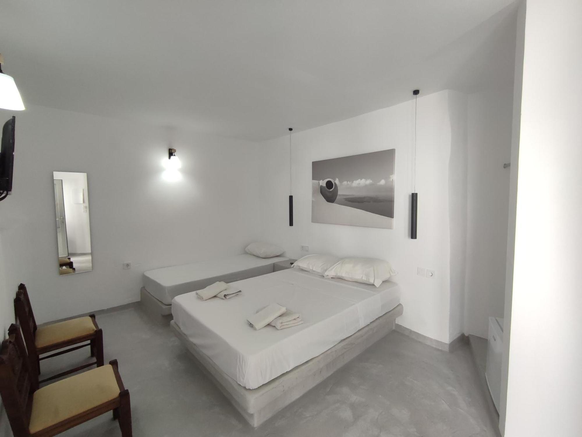 Central Santorini Serenity Rooms Фіра Екстер'єр фото